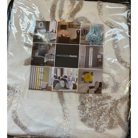 Madison Park Violette 3 Piece Tufted Cotton Chenille Coverlet Set Full/Queen NWT - Picture 8 of 8
